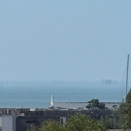 App Sea View & Glimpse Of Boyard